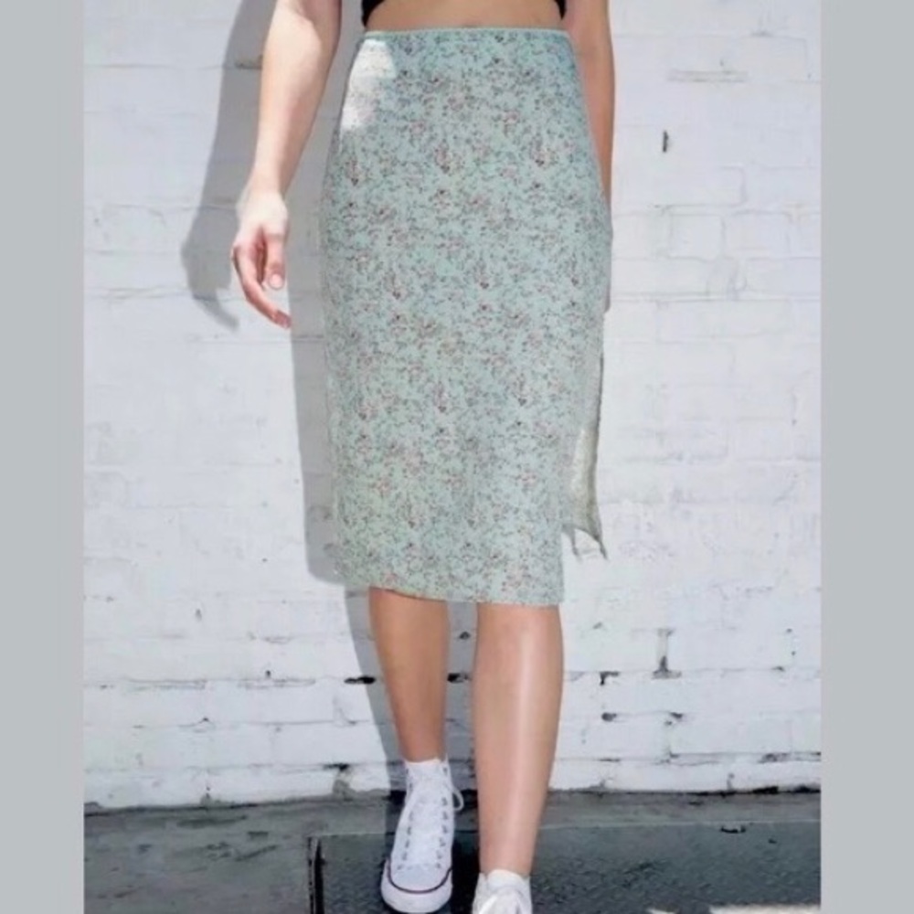 brandy melville phoebe skirt ✨
